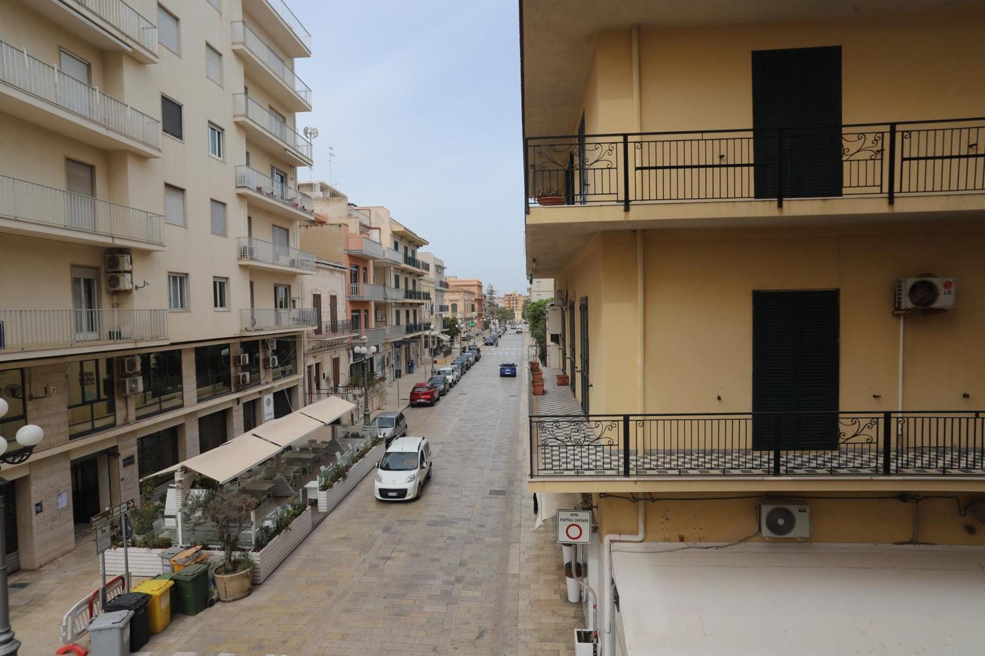 Dimora Del Commendatore بوزالو المظهر الخارجي الصورة